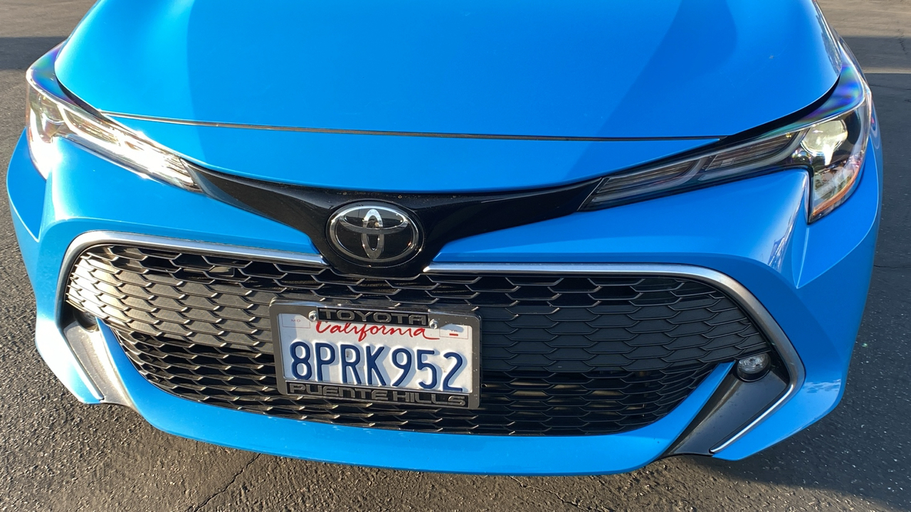 2020 Toyota Corolla Hatchback XSE 32