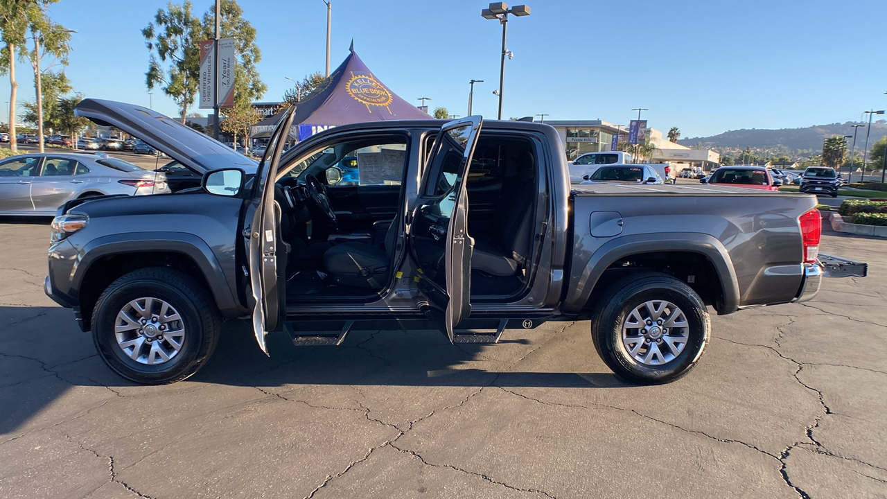 2017 Toyota Tacoma SR5 11