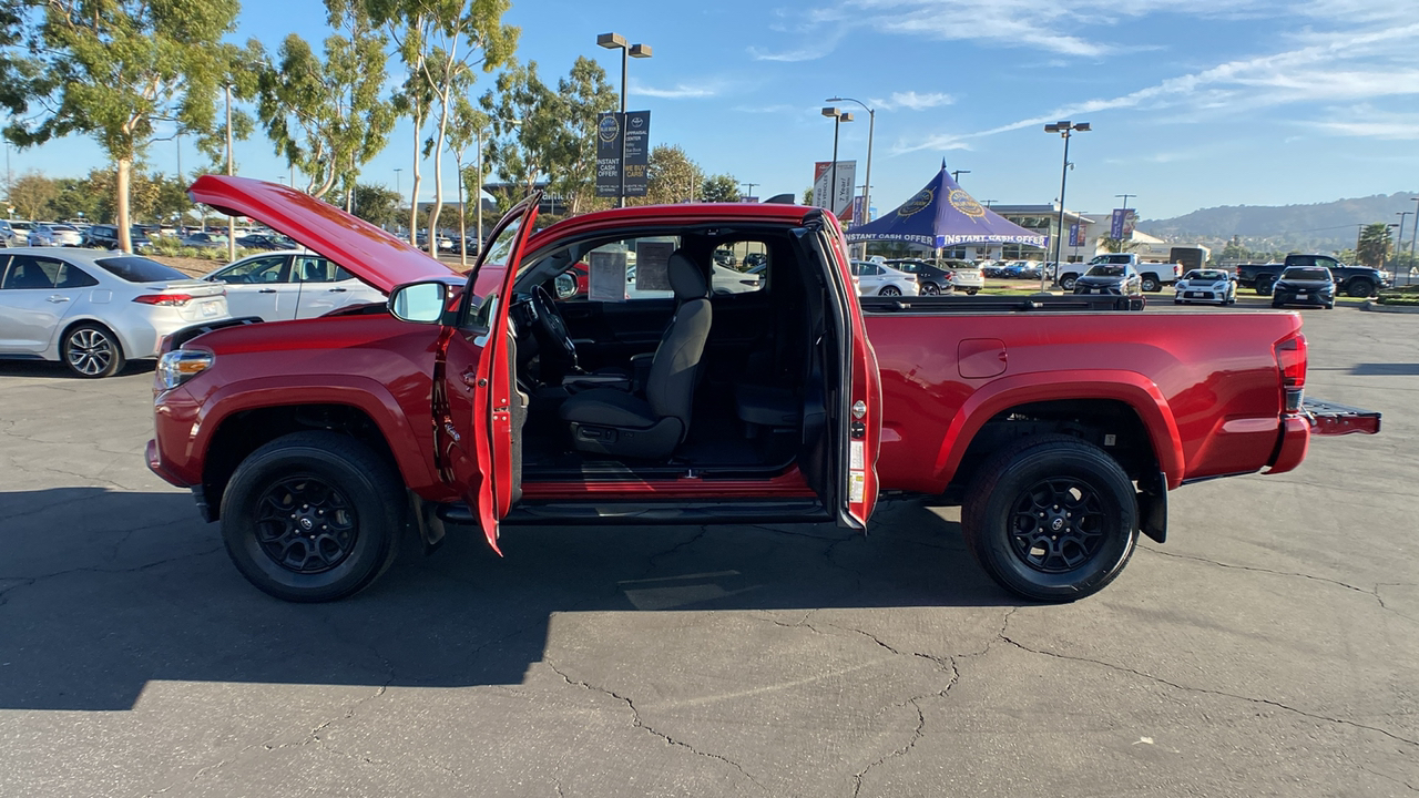 2020 Toyota Tacoma SR5 11