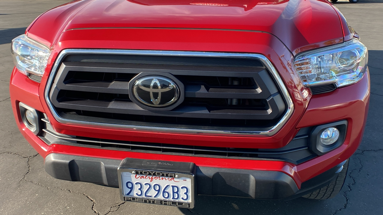 2020 Toyota Tacoma SR5 32