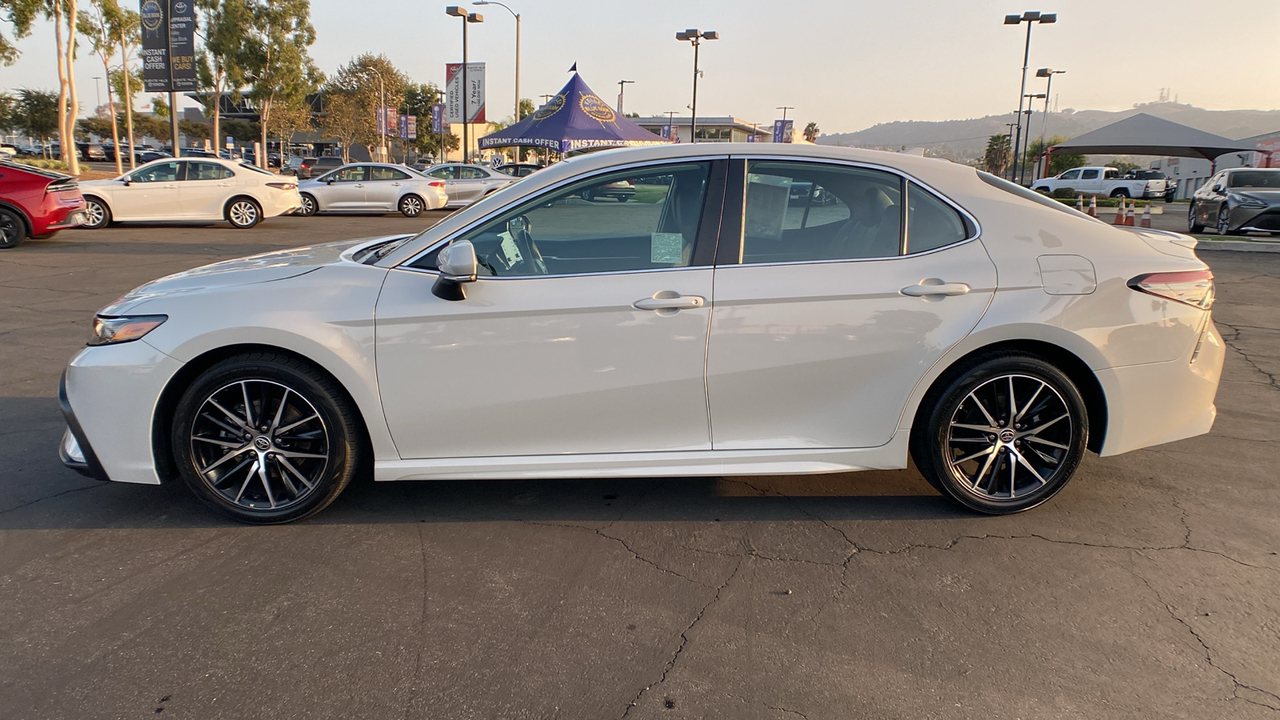 2023 Toyota Camry SE 6