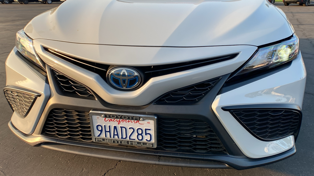 2023 Toyota Camry SE 32