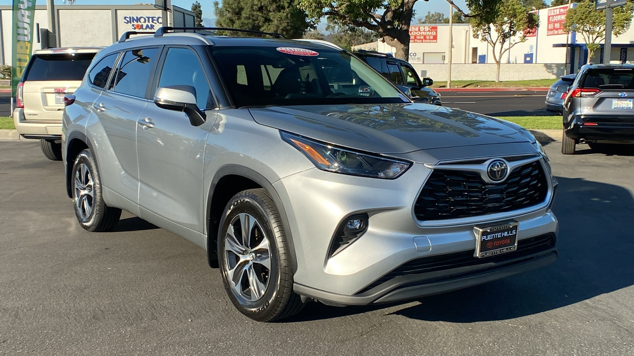 2023 Toyota Highlander XLE 1