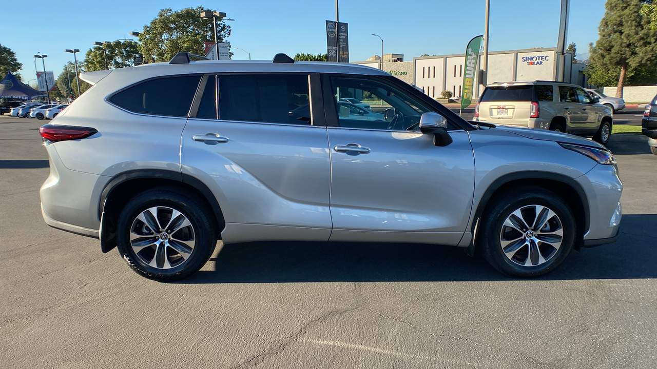 2023 Toyota Highlander XLE 2