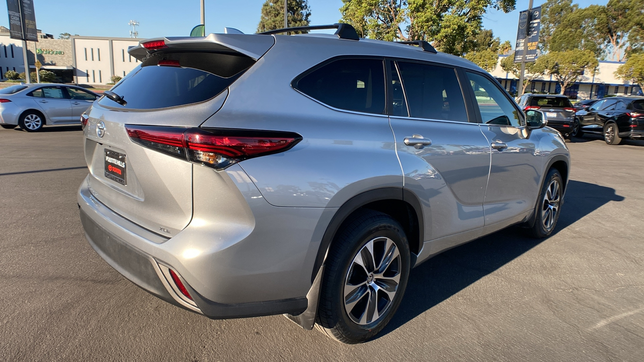 2023 Toyota Highlander XLE 3