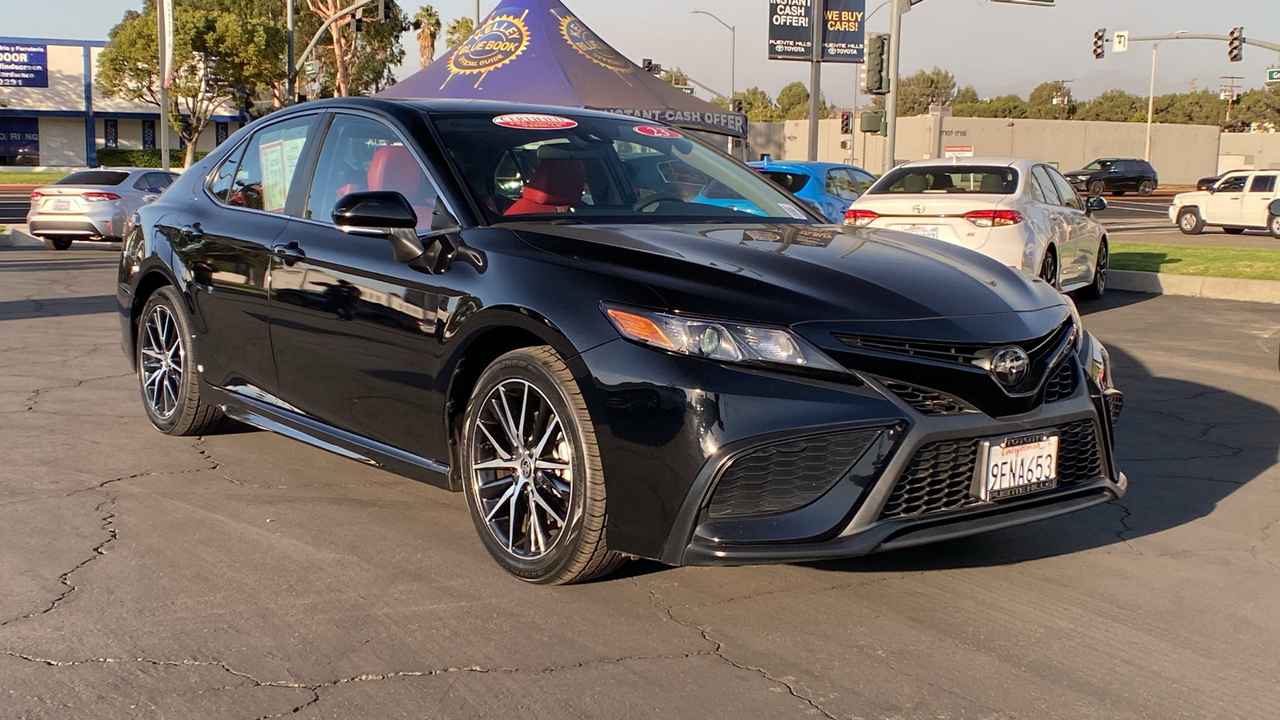 2023 Toyota Camry SE 1