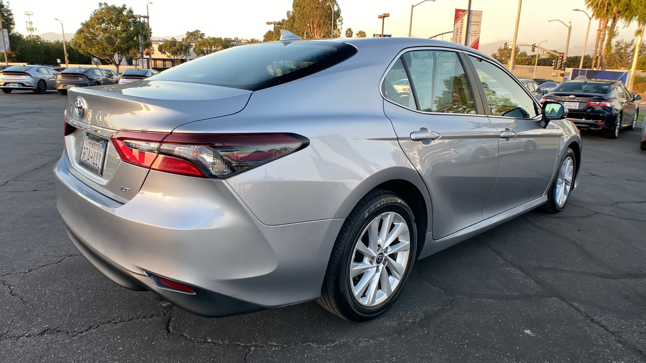 2023 Toyota Camry LE 3