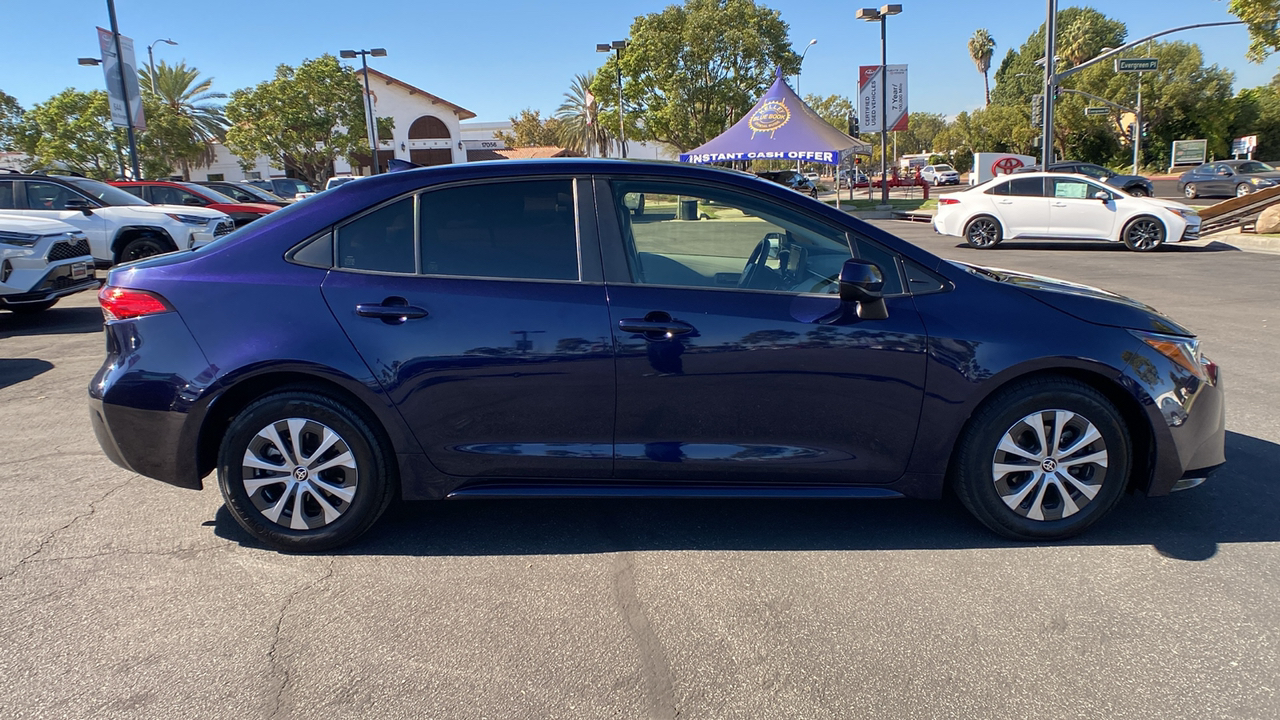 2022 Toyota Corolla Hybrid LE 2