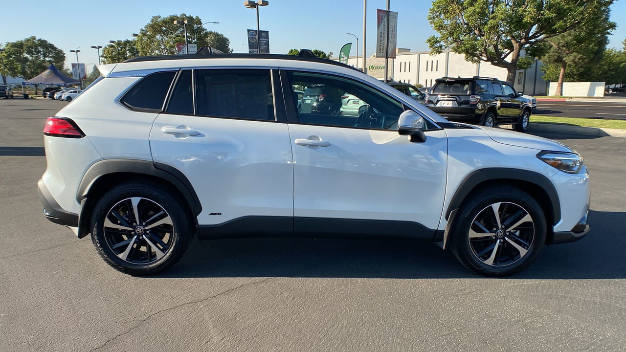 2023 Toyota Corolla Cross Hybrid XSE 2