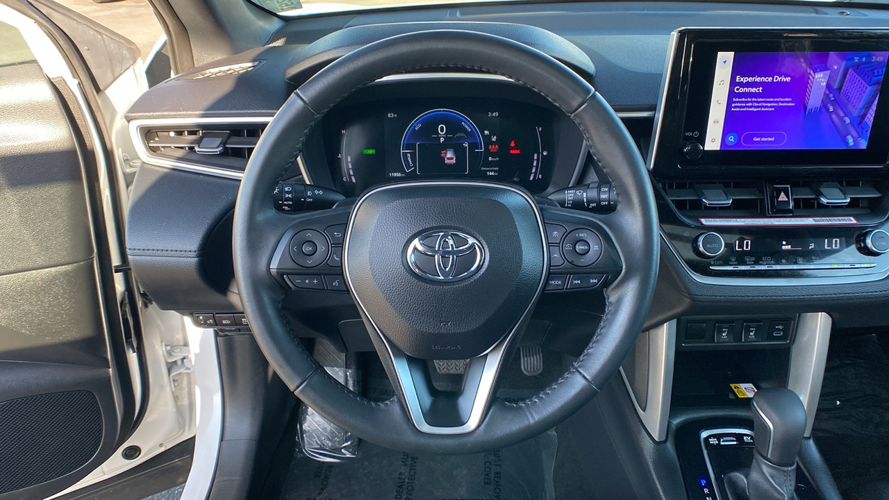 2023 Toyota Corolla Cross Hybrid XSE 13