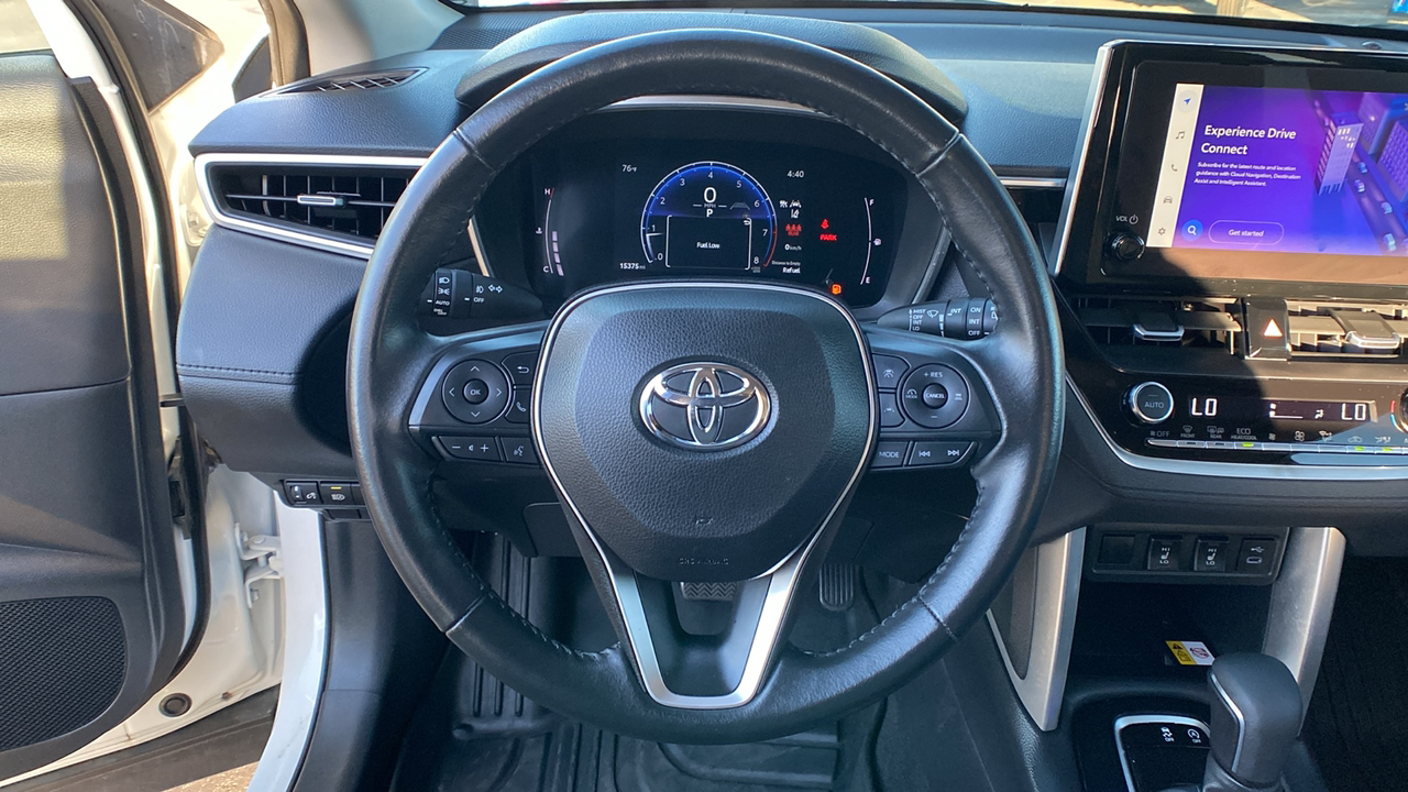 2023 Toyota Corolla Cross XLE 13