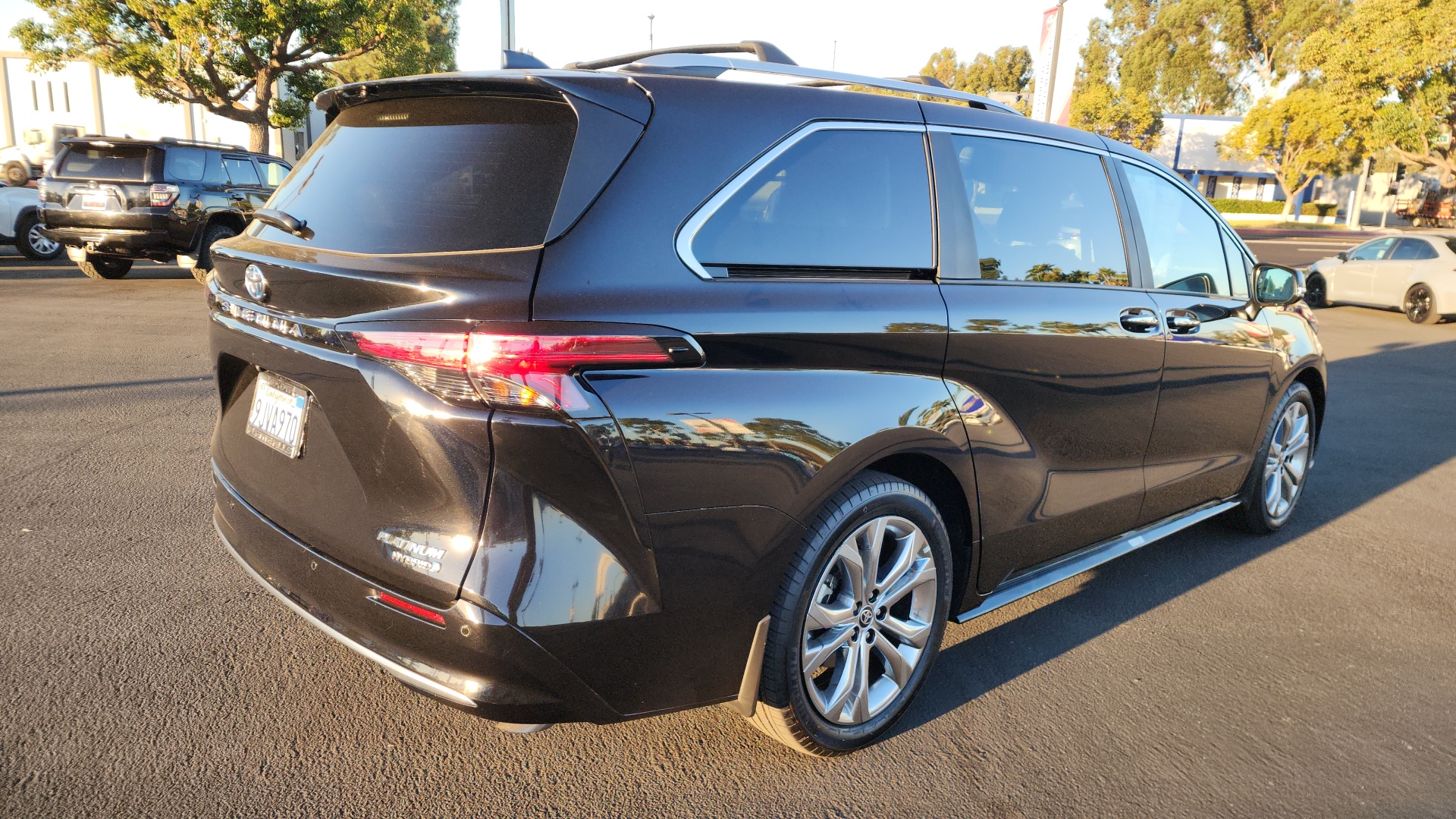 2024 Toyota Sienna Platinum 3