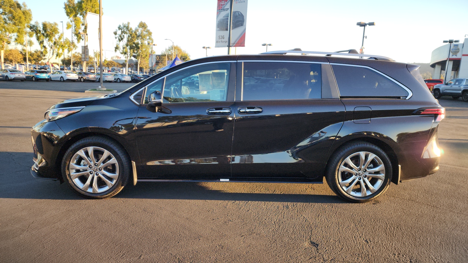 2024 Toyota Sienna Platinum 6