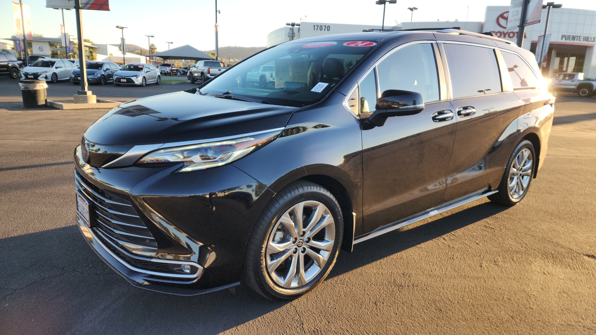 2024 Toyota Sienna Platinum 7