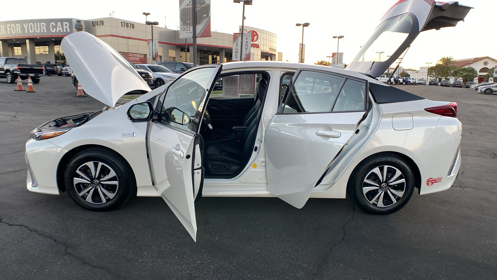 2018 Toyota Prius Prime Premium 29