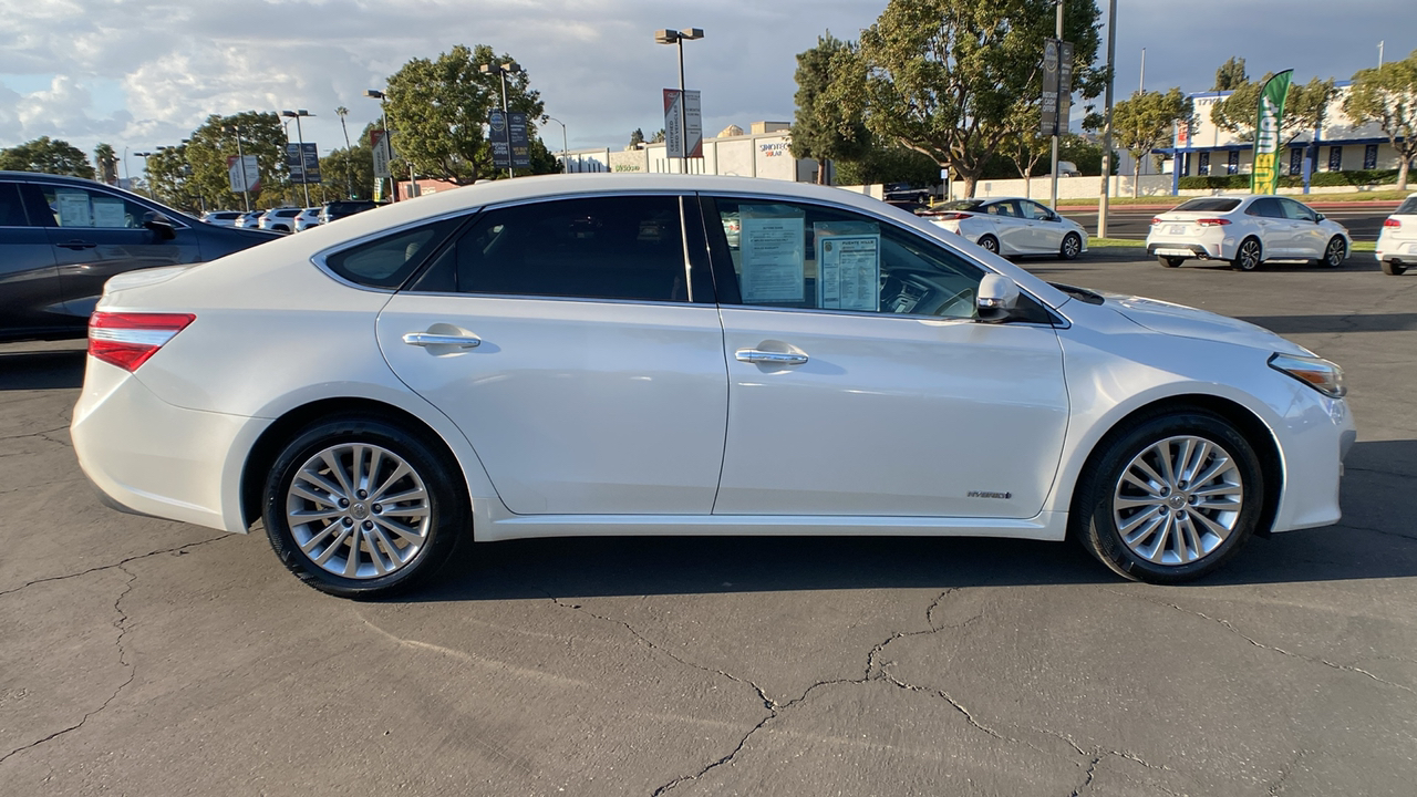 2014 Toyota Avalon Hybrid XLE Touring 2