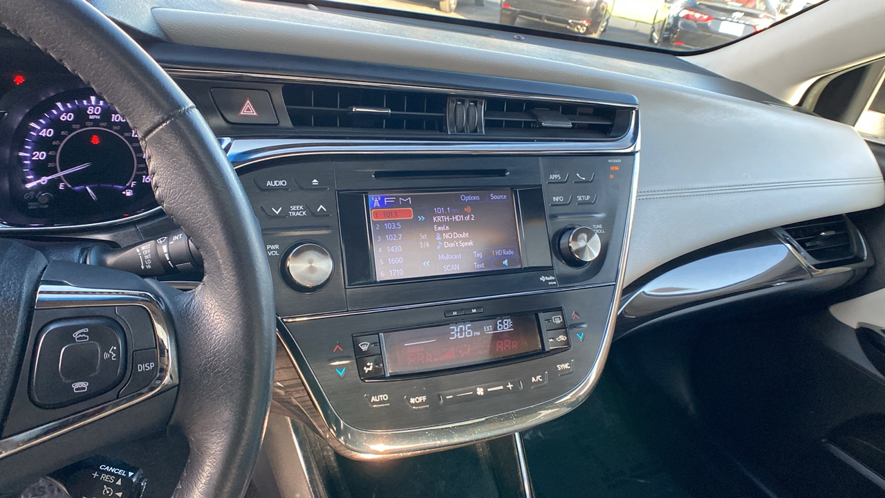 2014 Toyota Avalon Hybrid XLE Touring 14