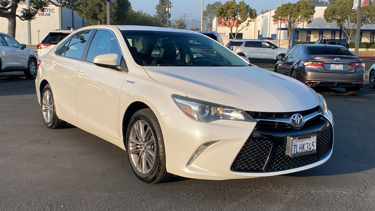 2015 Toyota Camry Hybrid SE 1