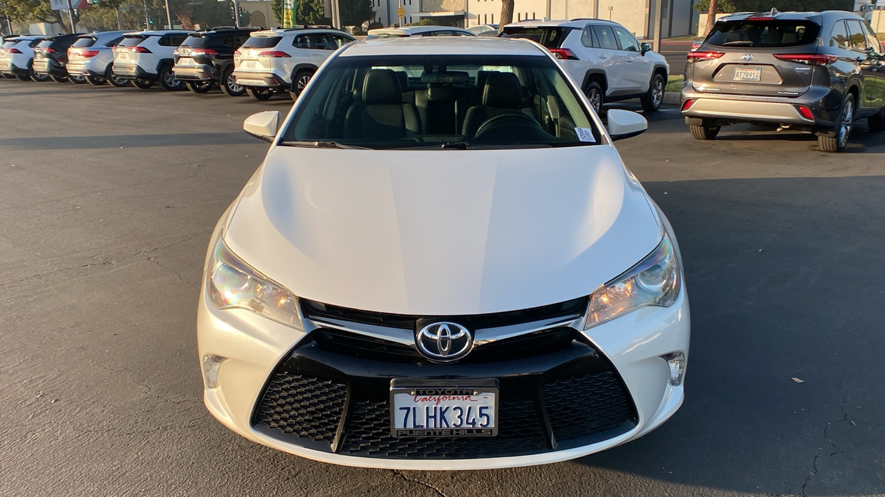 2015 Toyota Camry Hybrid SE 8