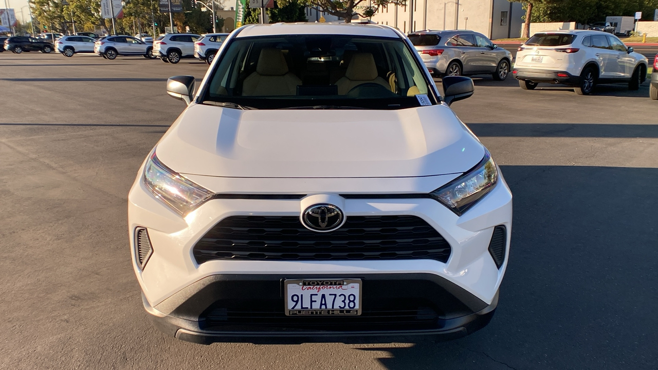 2022 Toyota RAV4 LE 8