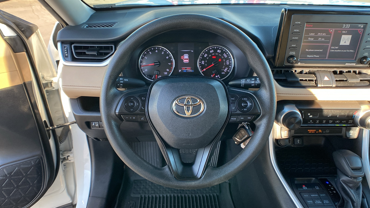 2022 Toyota RAV4 LE 13