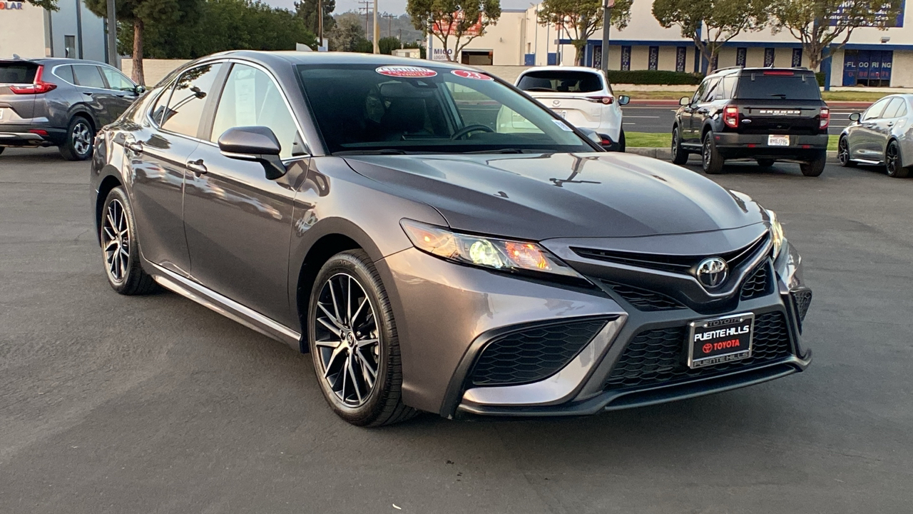 2023 Toyota Camry SE 1