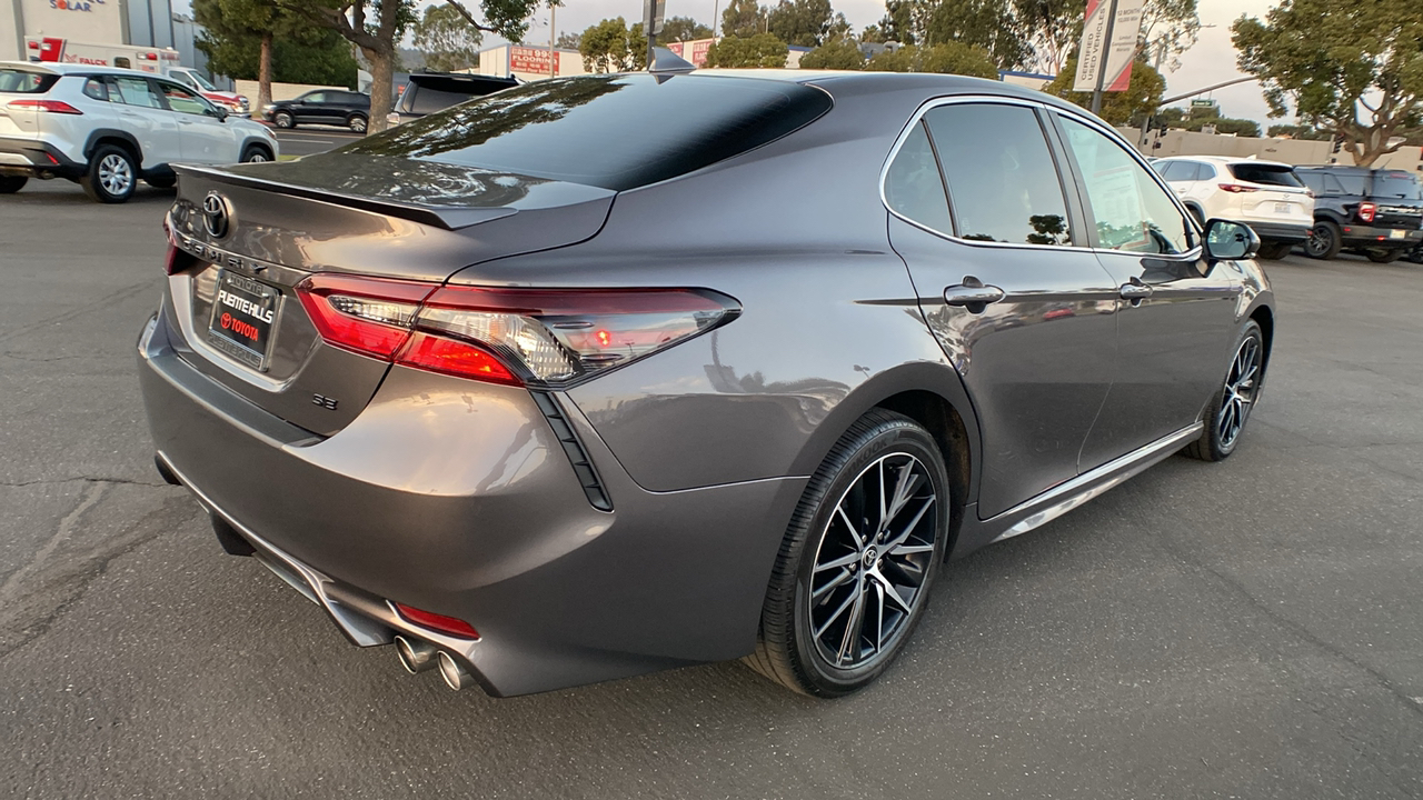 2023 Toyota Camry SE 3