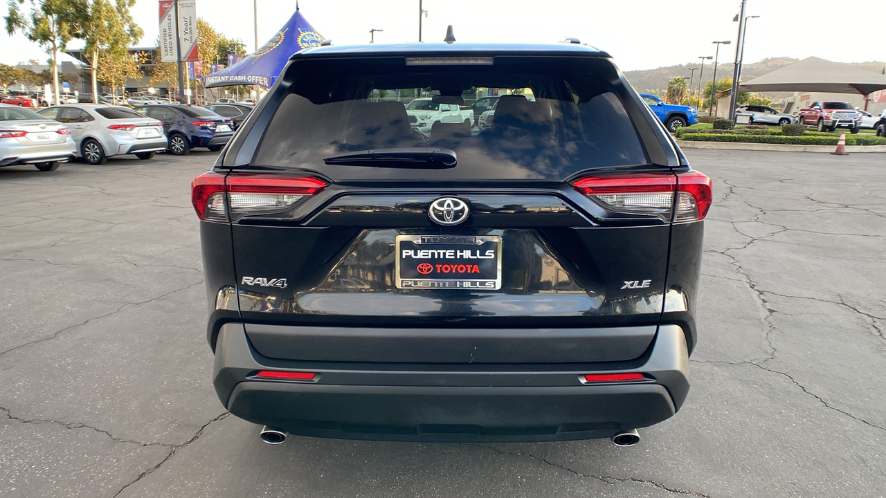 2022 Toyota RAV4  4