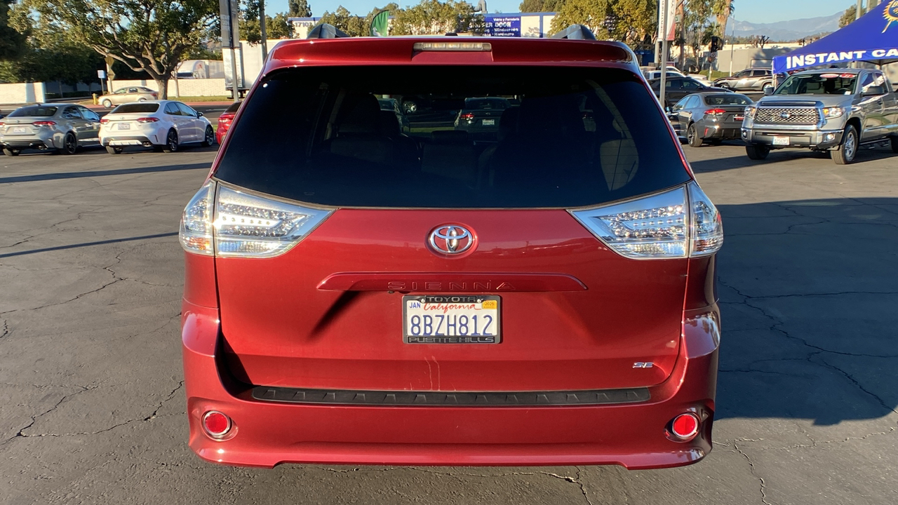 2017 Toyota Sienna SE 4