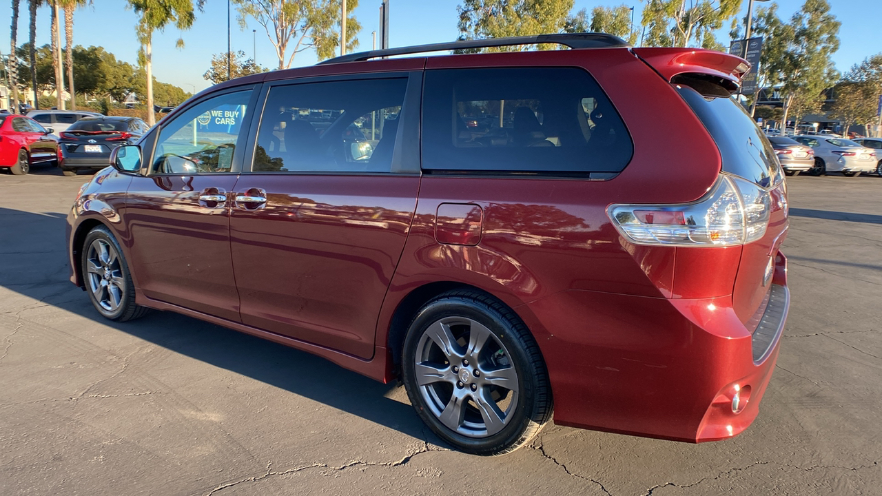 2017 Toyota Sienna SE 5