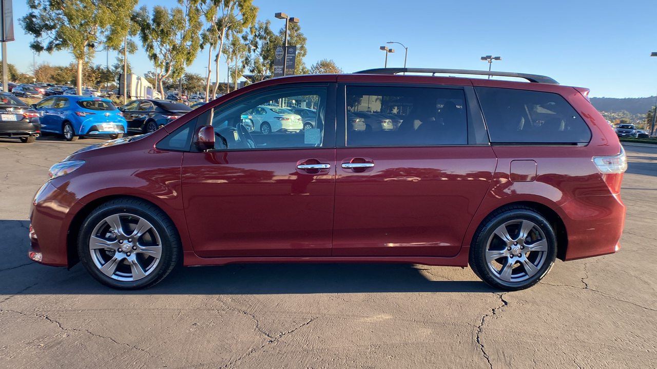 2017 Toyota Sienna SE 6