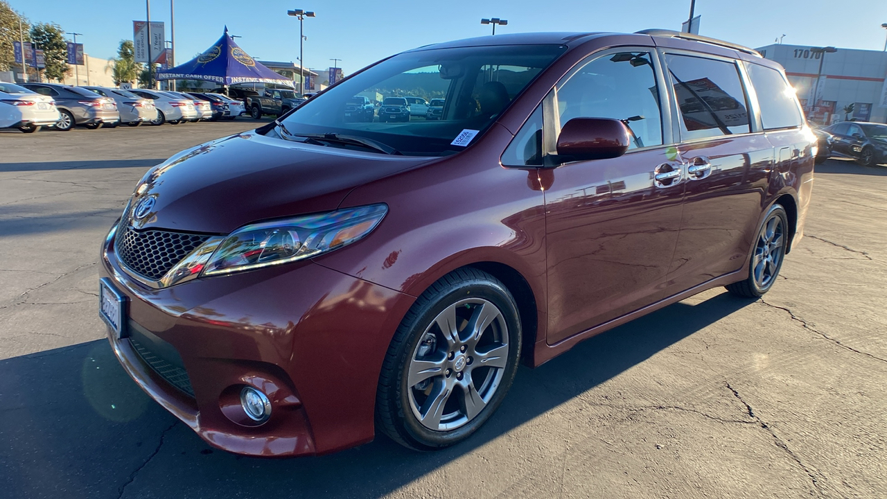 2017 Toyota Sienna SE 7