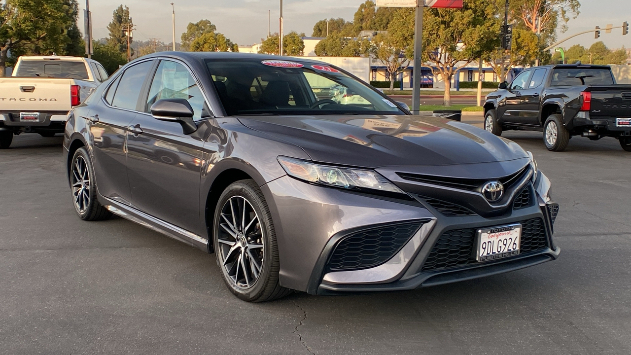 2023 Toyota Camry SE 1