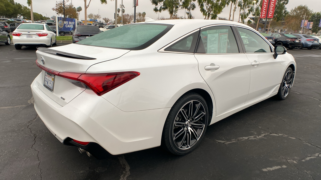 2019 Toyota Avalon XSE 3