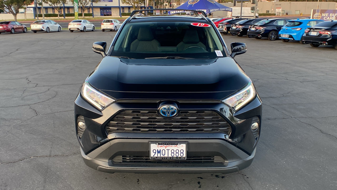 2019 Toyota RAV4 Hybrid XLE 8