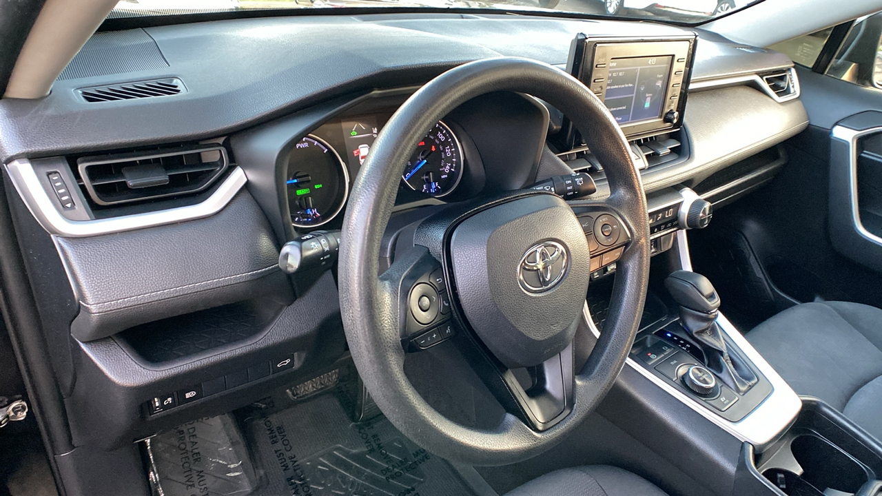 2019 Toyota RAV4 Hybrid XLE 16