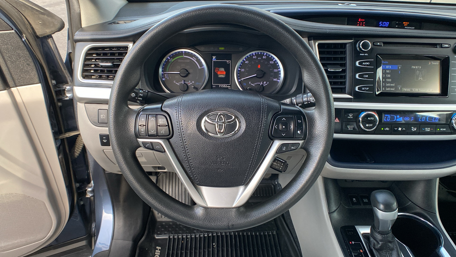 2019 Toyota Highlander Hybrid LE 13