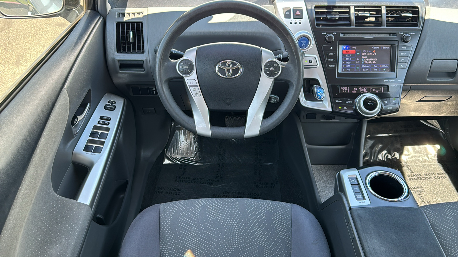 2013 Toyota Prius v Three 13