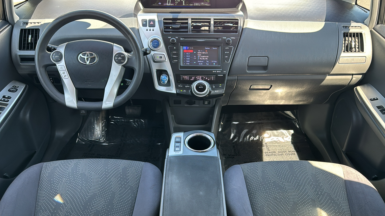 2013 Toyota Prius v Three 16