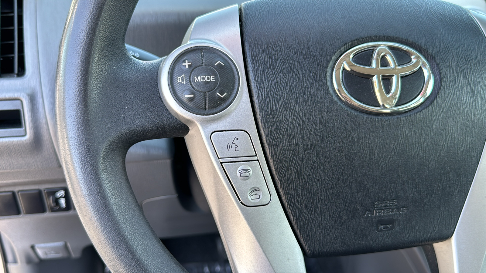 2013 Toyota Prius v Three 25