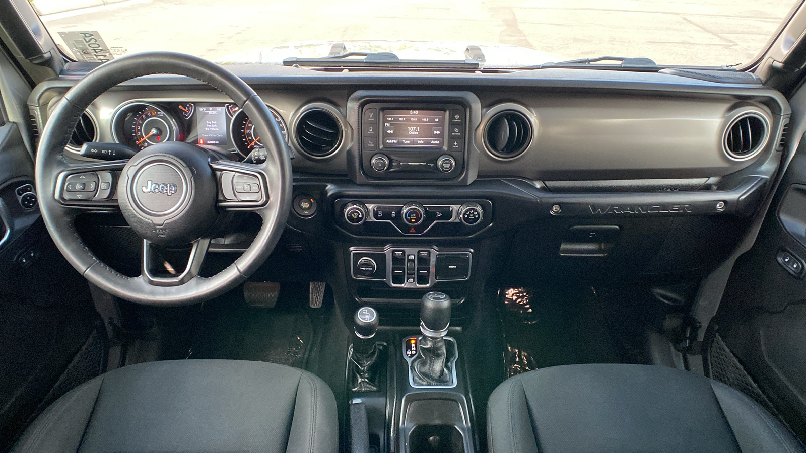 2018 Jeep Wrangler Unlimited Sport S 28