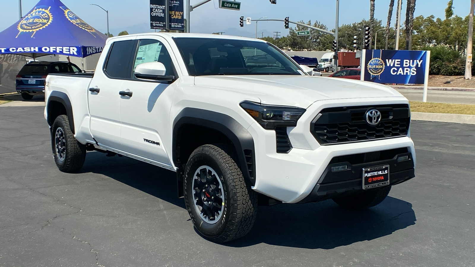 2024 TOYOTA Tacoma TRD Off-Road 1