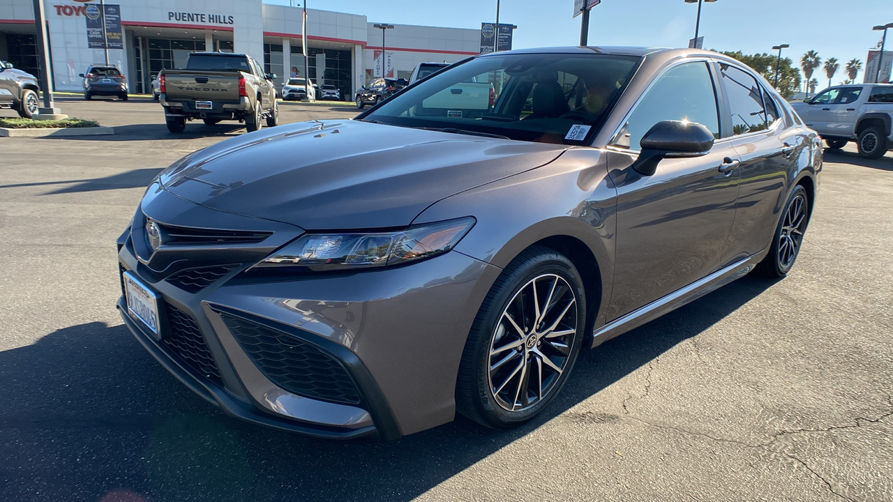 2024 Toyota Camry Hybrid SE 7