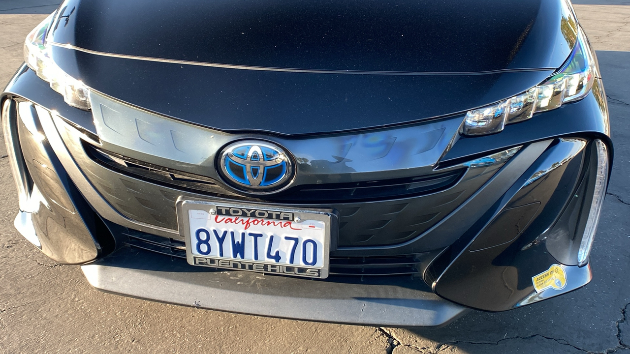 2022 Toyota Prius Prime XLE 32