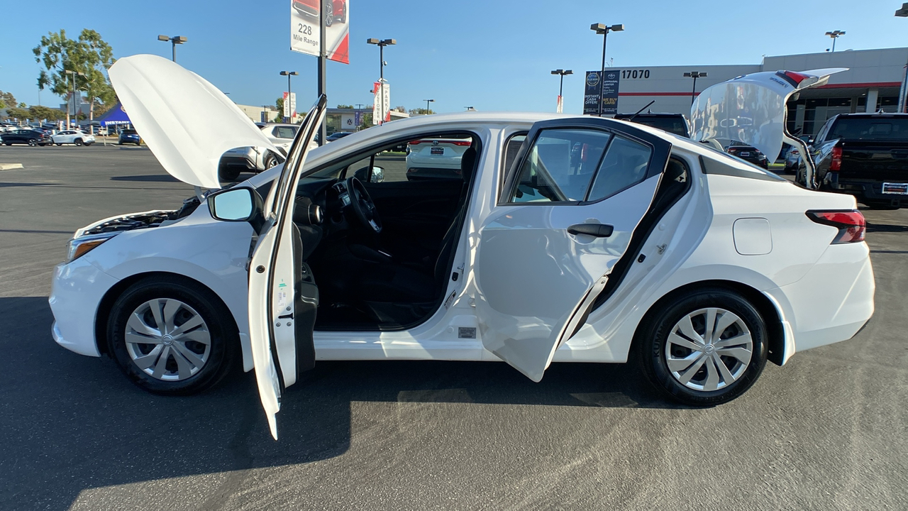 2020 Nissan Versa 1.6 S 11