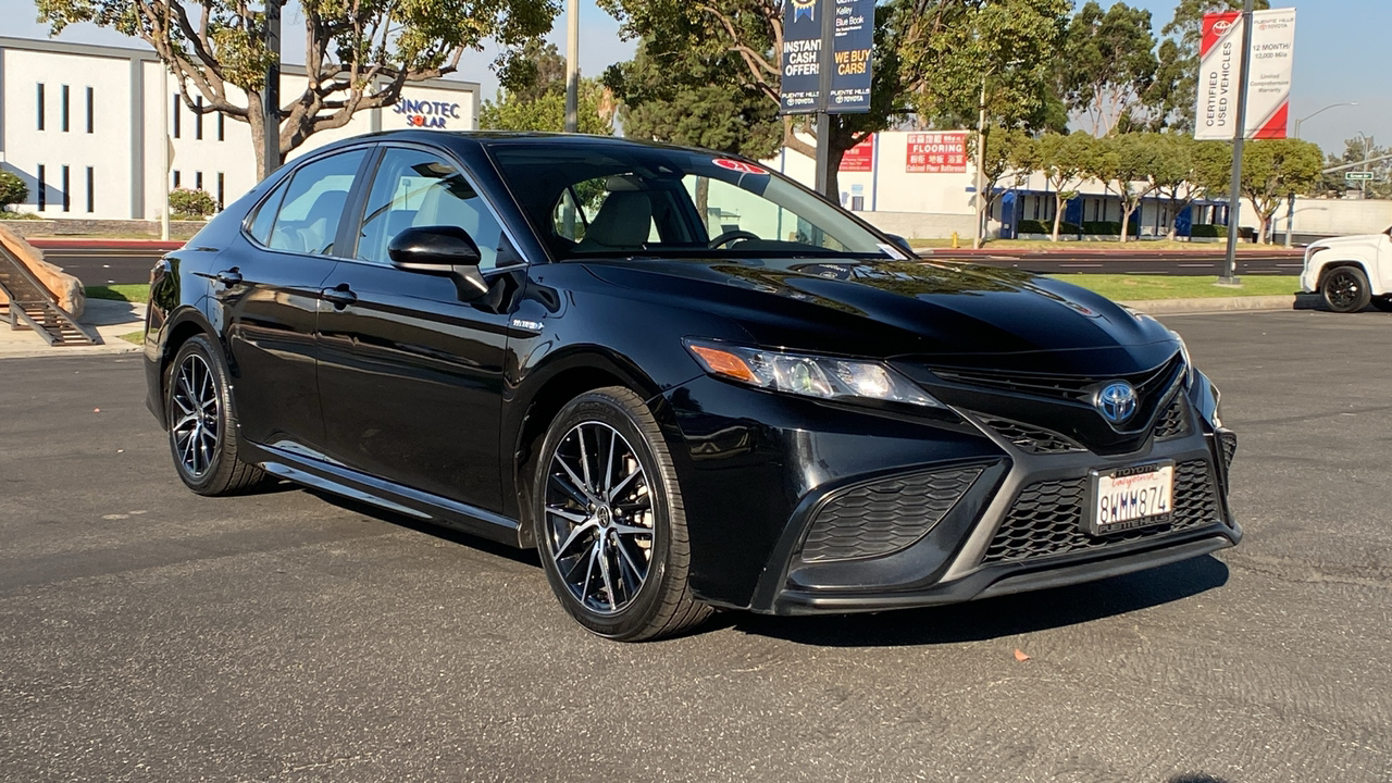 2021 Toyota Camry Hybrid SE 1