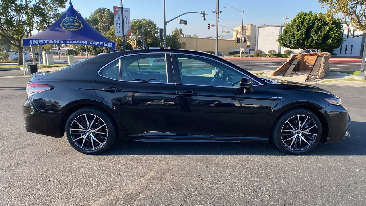 2021 Toyota Camry Hybrid SE 2