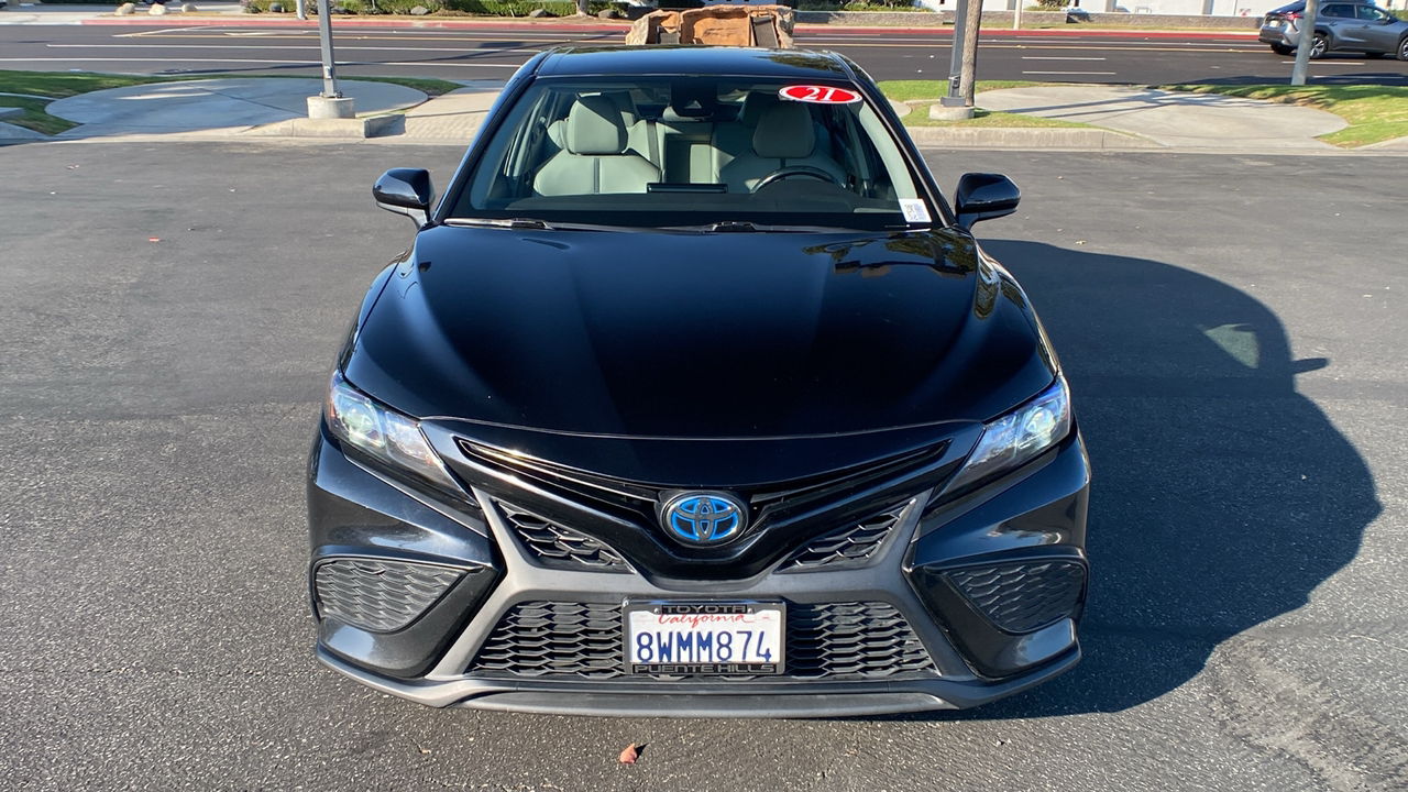 2021 Toyota Camry Hybrid SE 8