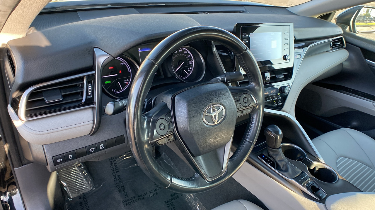 2021 Toyota Camry Hybrid SE 16