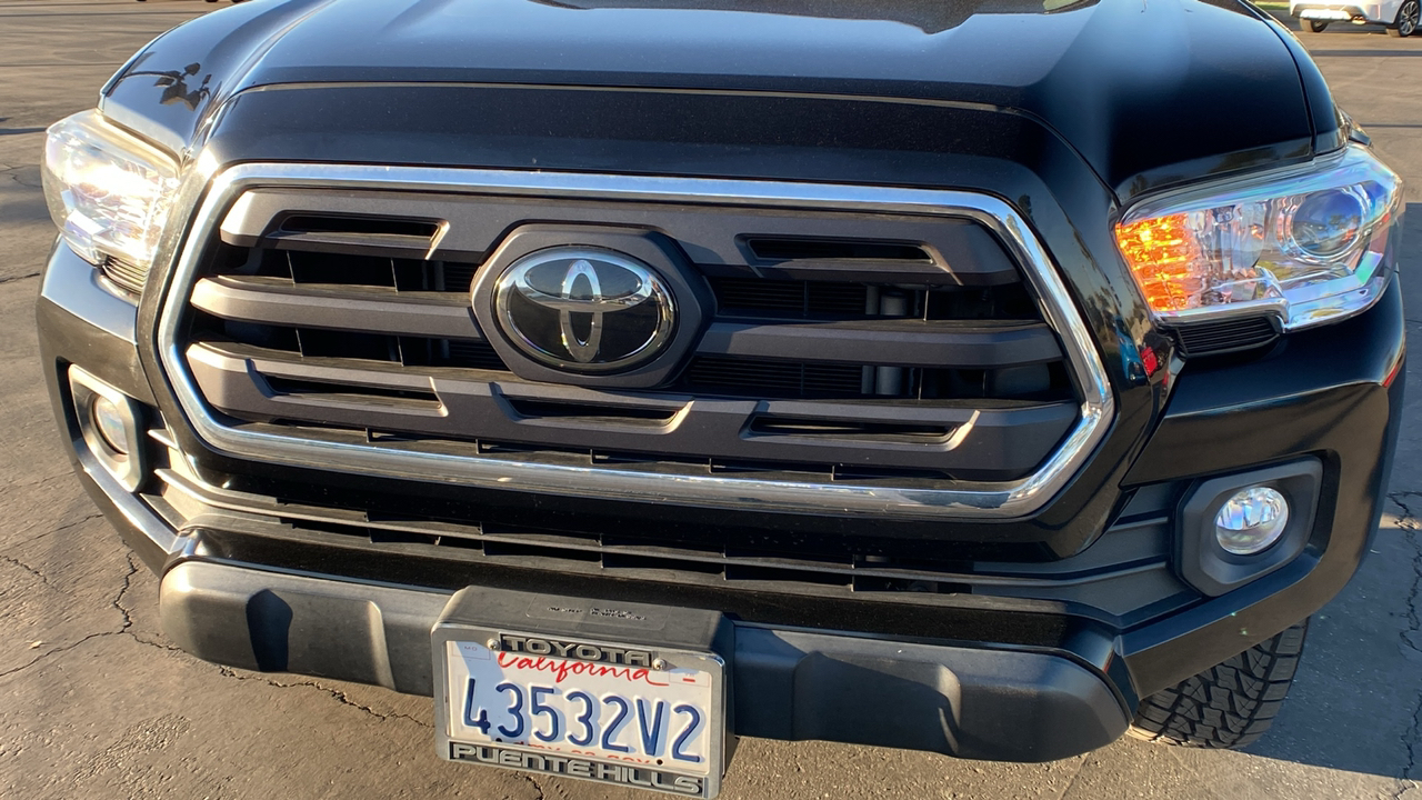 2019 Toyota Tacoma SR5 32